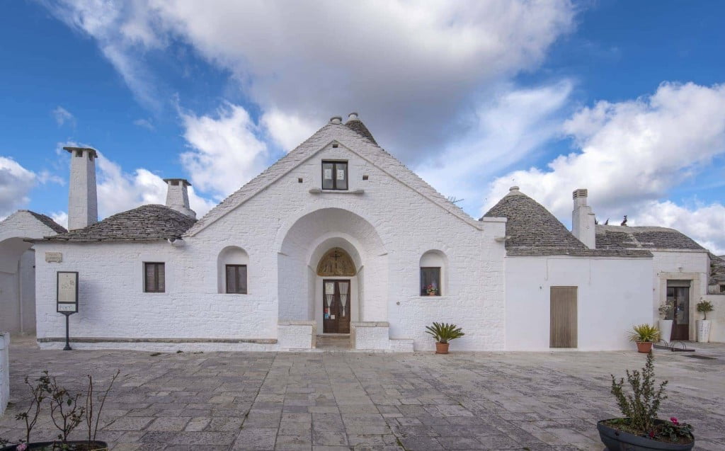 trullo sovrano alberobello