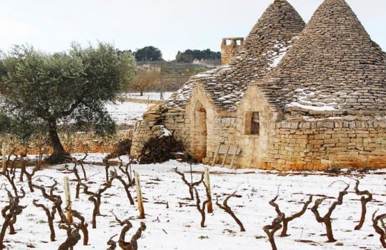 puglia in snow trulli