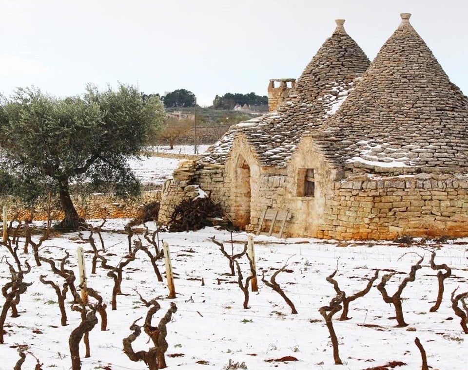 puglia in snow trulli