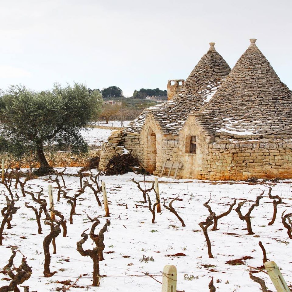 puglia in snow trulli