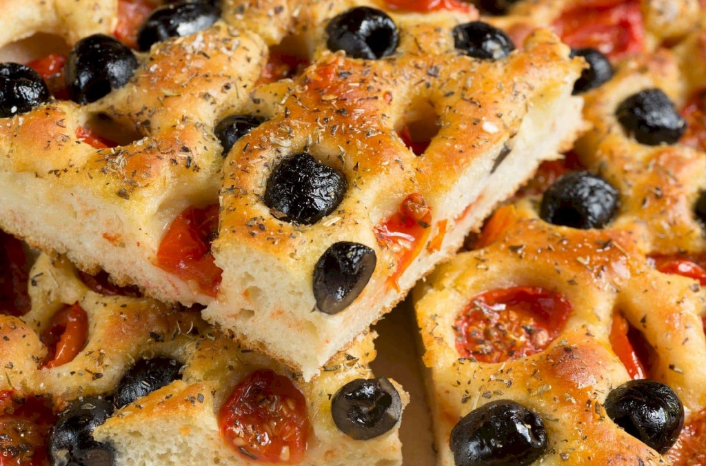puglia food focaccia_risultato puglia food focaccia_risultato